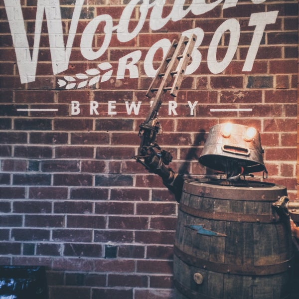 Craft Beer Delight: Wooden Robot Explored